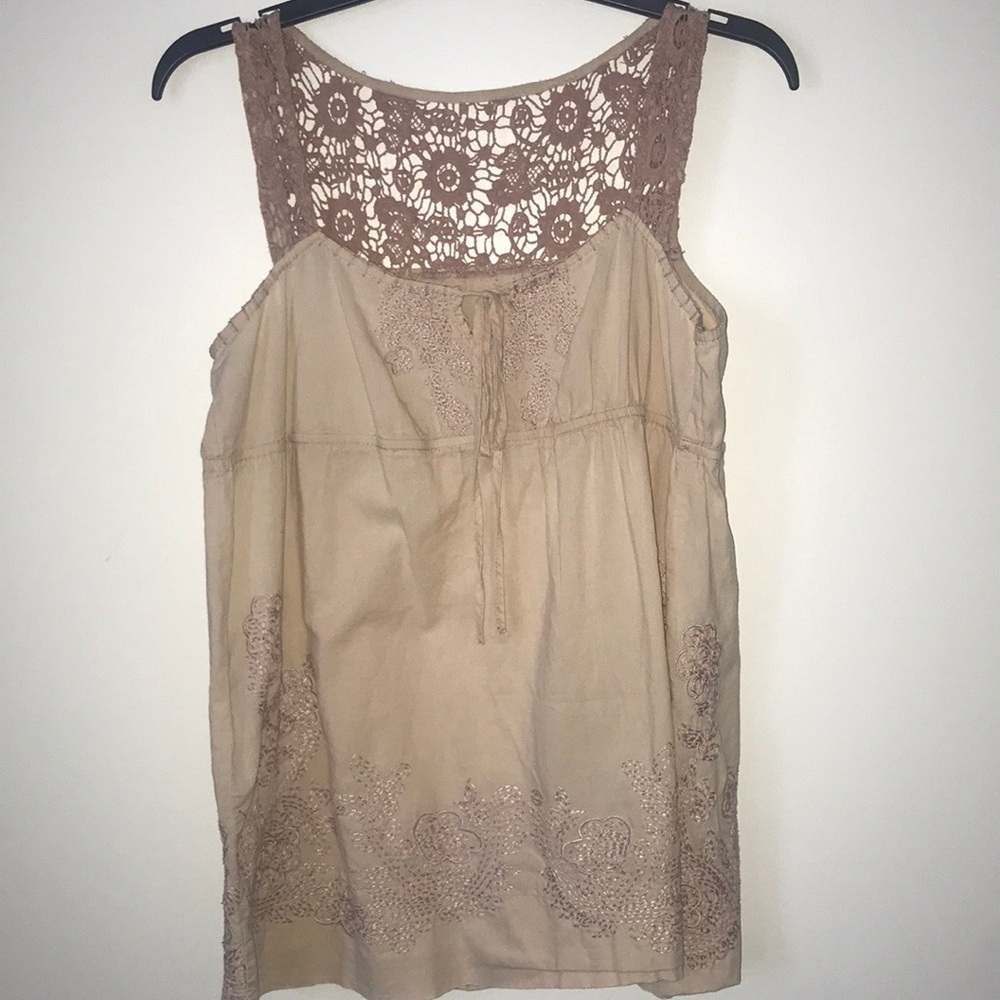 Light pink lace back shirt